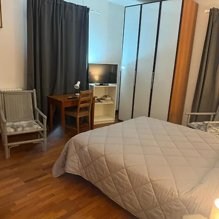 1 - Vicino Mare E Monti *